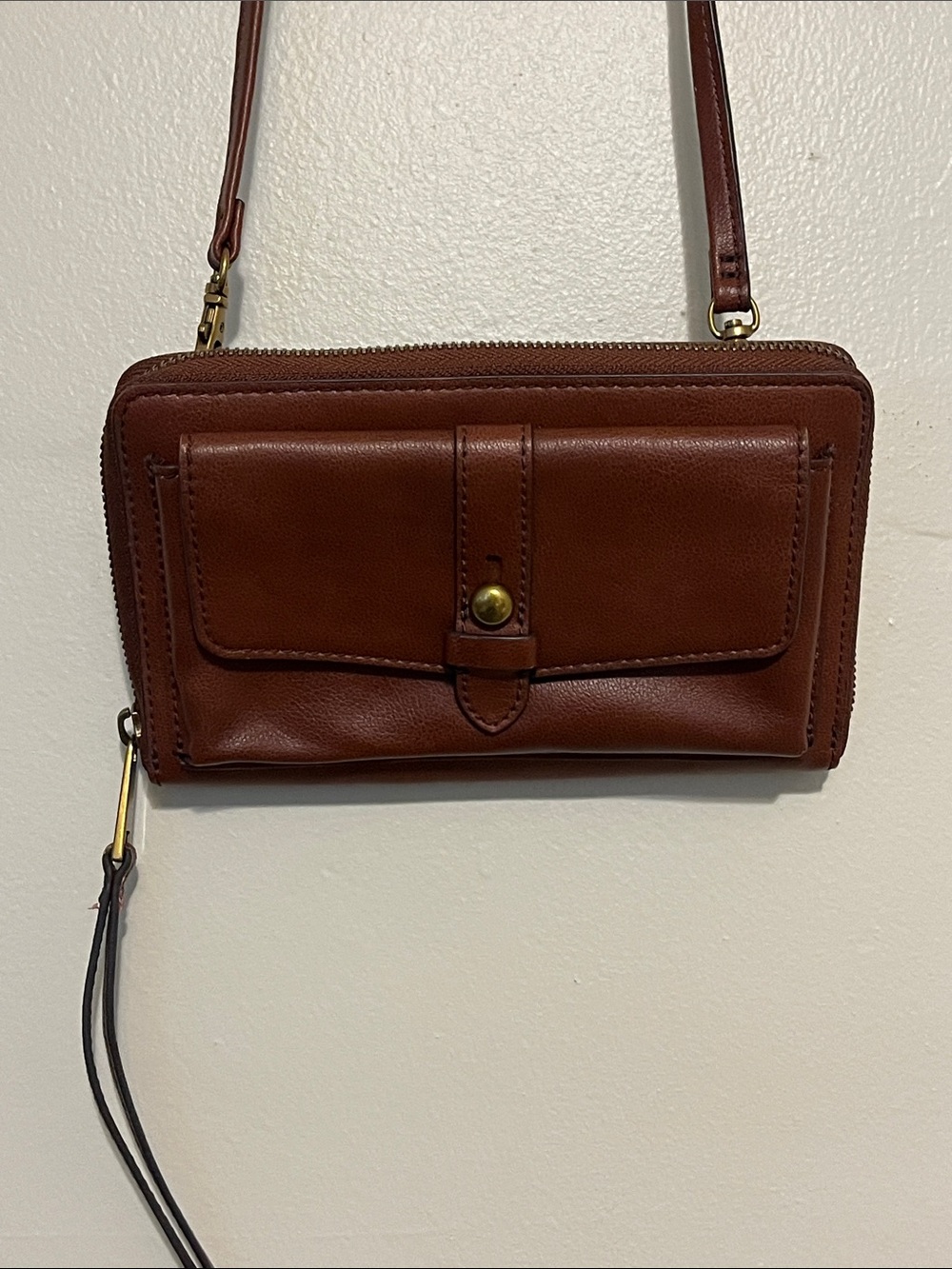 Fossil Women's Brown Leather Crossbody Wallet